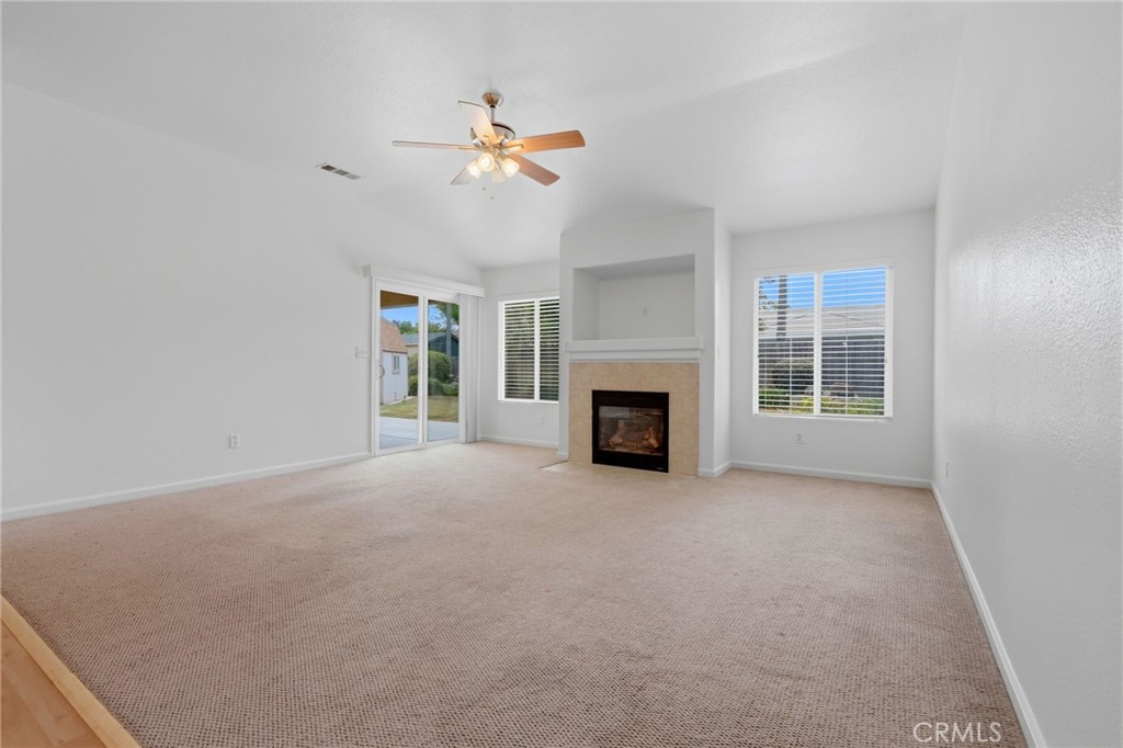 6111 W Pryor Ct, Visalia, CA 93277