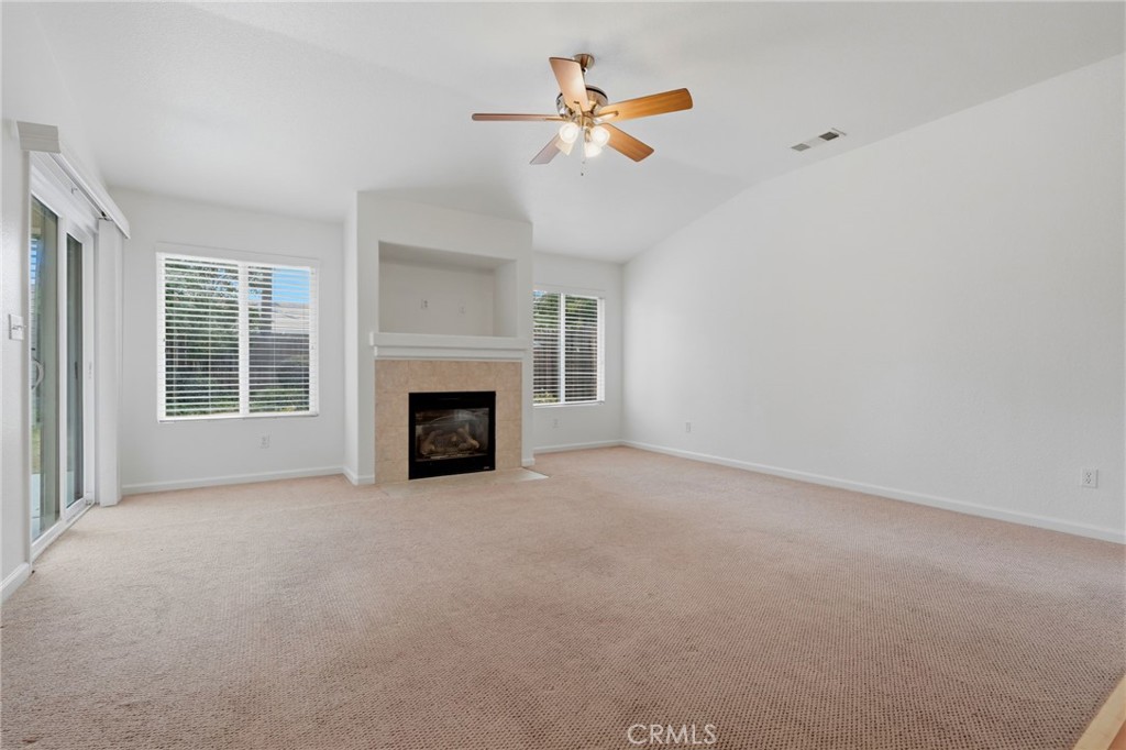 6111 W Pryor Ct, Visalia, CA 93277