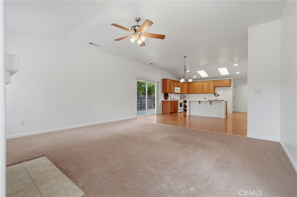 6111 W Pryor Ct, Visalia, CA 93277