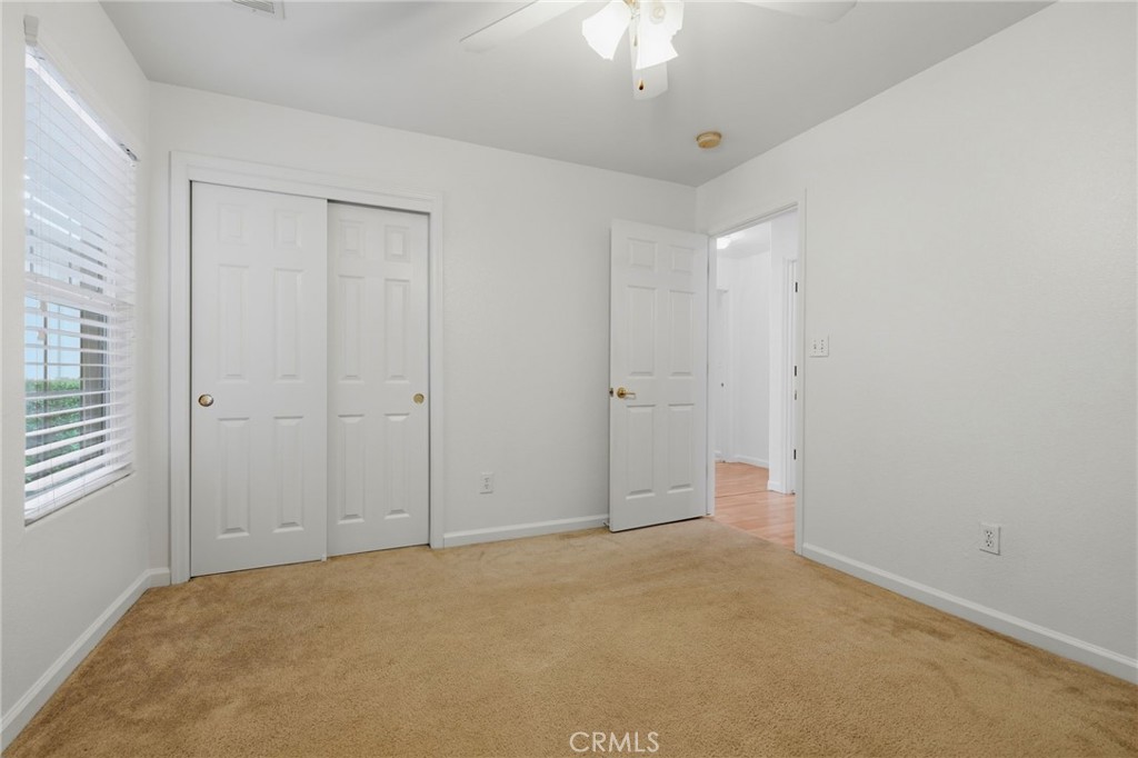 6111 W Pryor Ct, Visalia, CA 93277