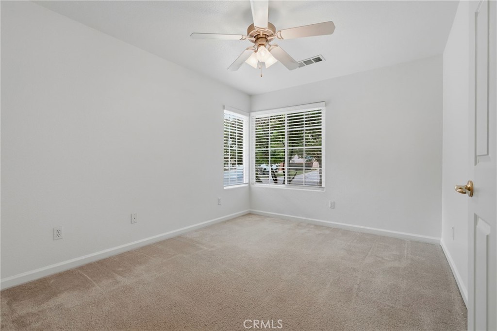 6111 W Pryor Ct, Visalia, CA 93277