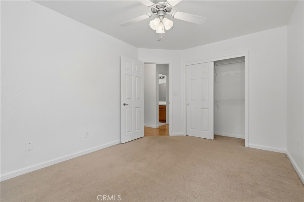 6111 W Pryor Ct, Visalia, CA 93277