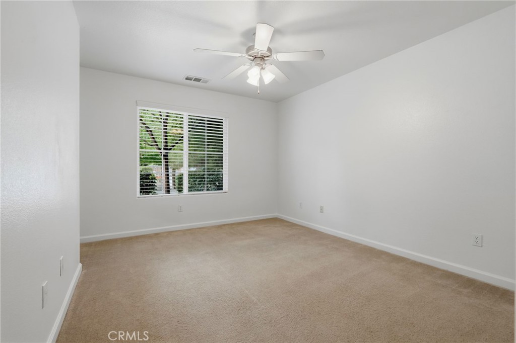 6111 W Pryor Ct, Visalia, CA 93277