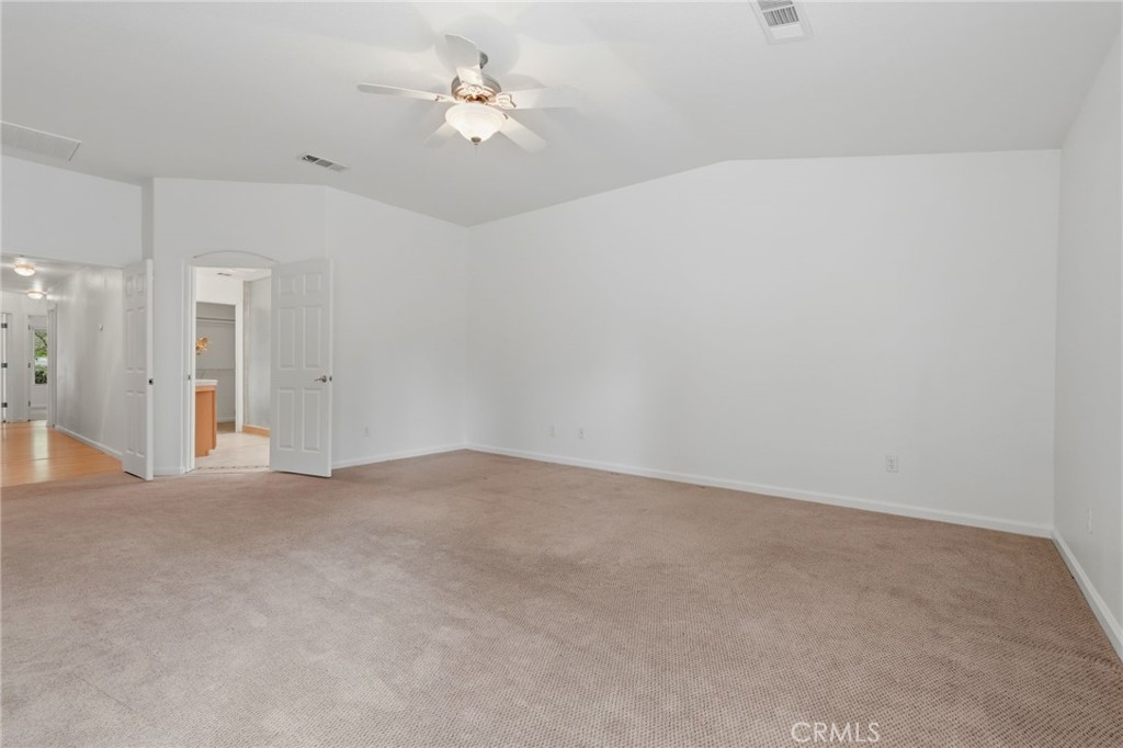 6111 W Pryor Ct, Visalia, CA 93277