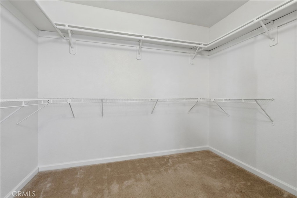 6111 W Pryor Ct, Visalia, CA 93277