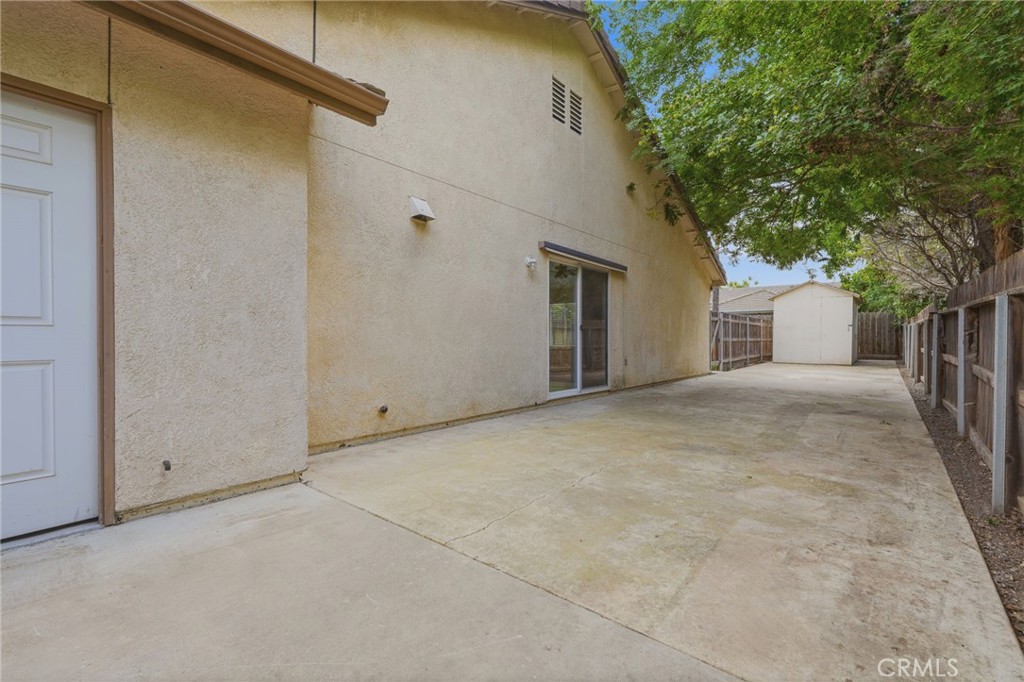 6111 W Pryor Ct, Visalia, CA 93277