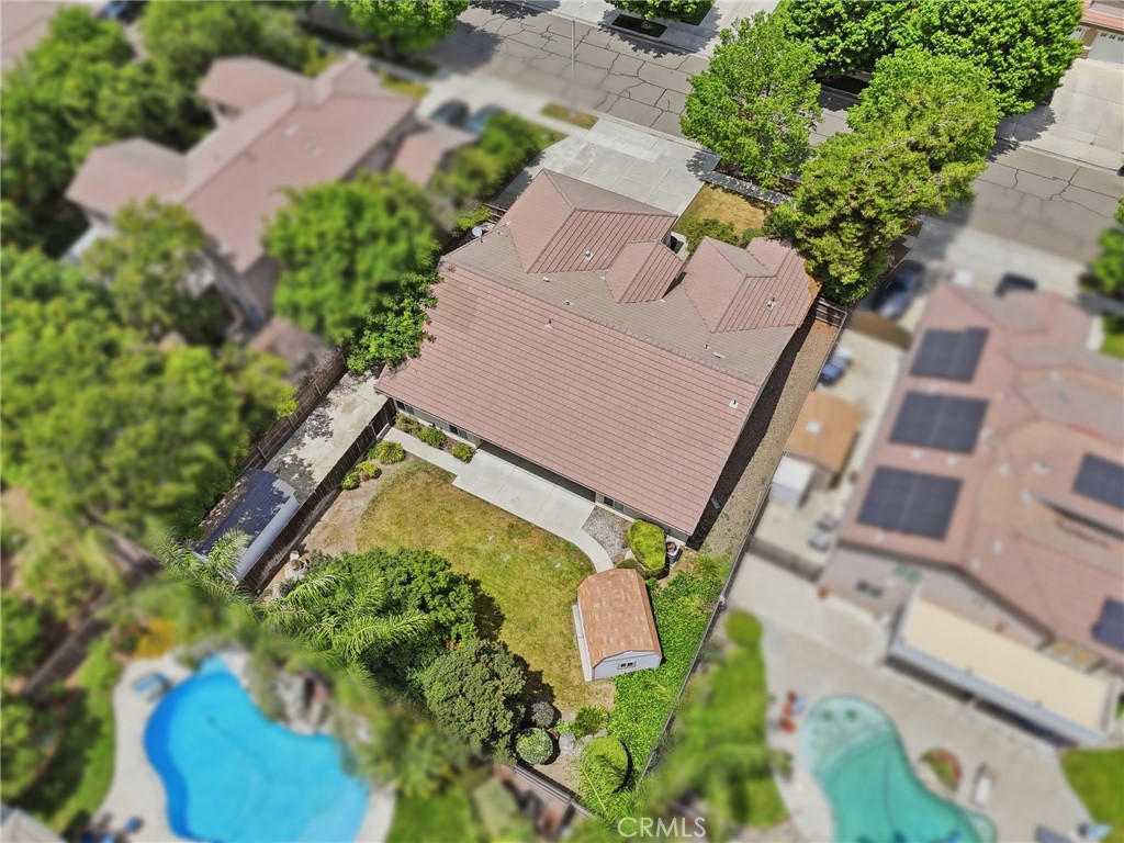 6111 W Pryor Ct, Visalia, CA 93277