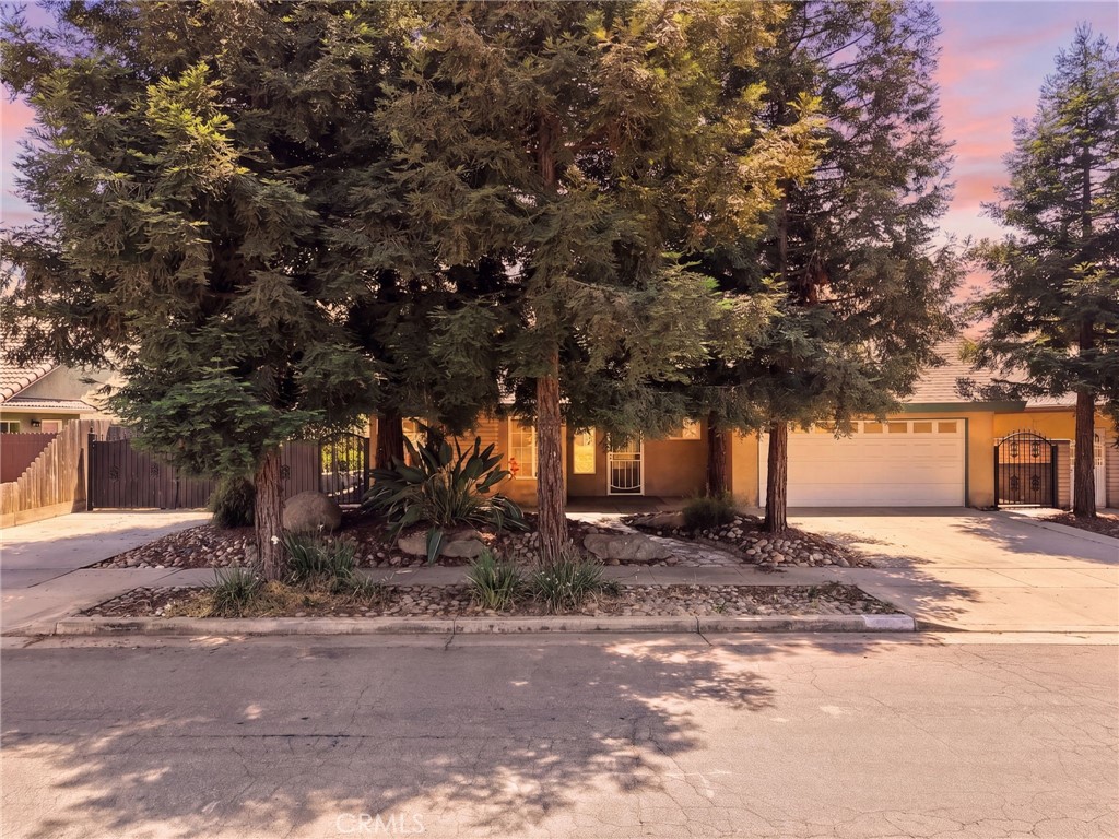 247 E Kennedy, Tulare, CA 93274