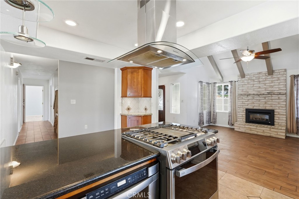 247 E Kennedy, Tulare, CA 93274