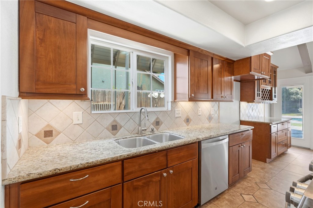 247 E Kennedy, Tulare, CA 93274