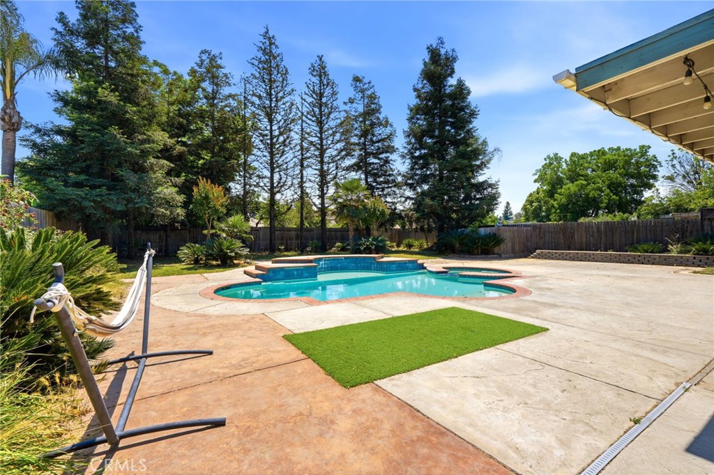 247 E Kennedy, Tulare, CA 93274