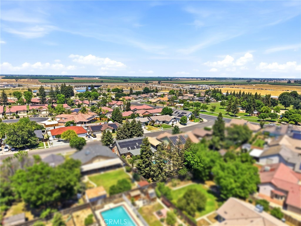 247 E Kennedy, Tulare, CA 93274