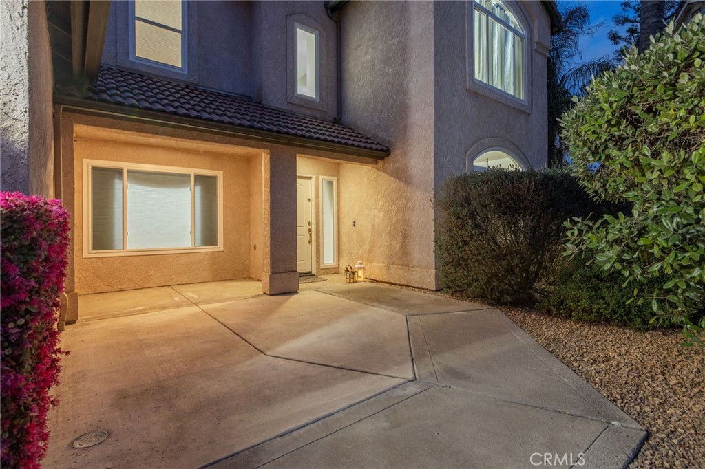 6030 W Country Ct, Visalia, CA 93277