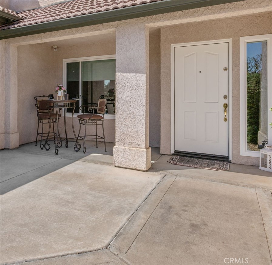 6030 W Country Ct, Visalia, CA 93277