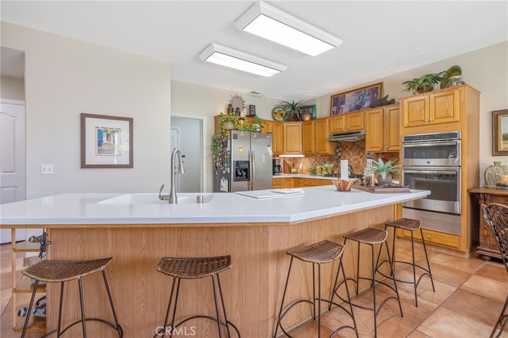 6030 W Country Ct, Visalia, CA 93277