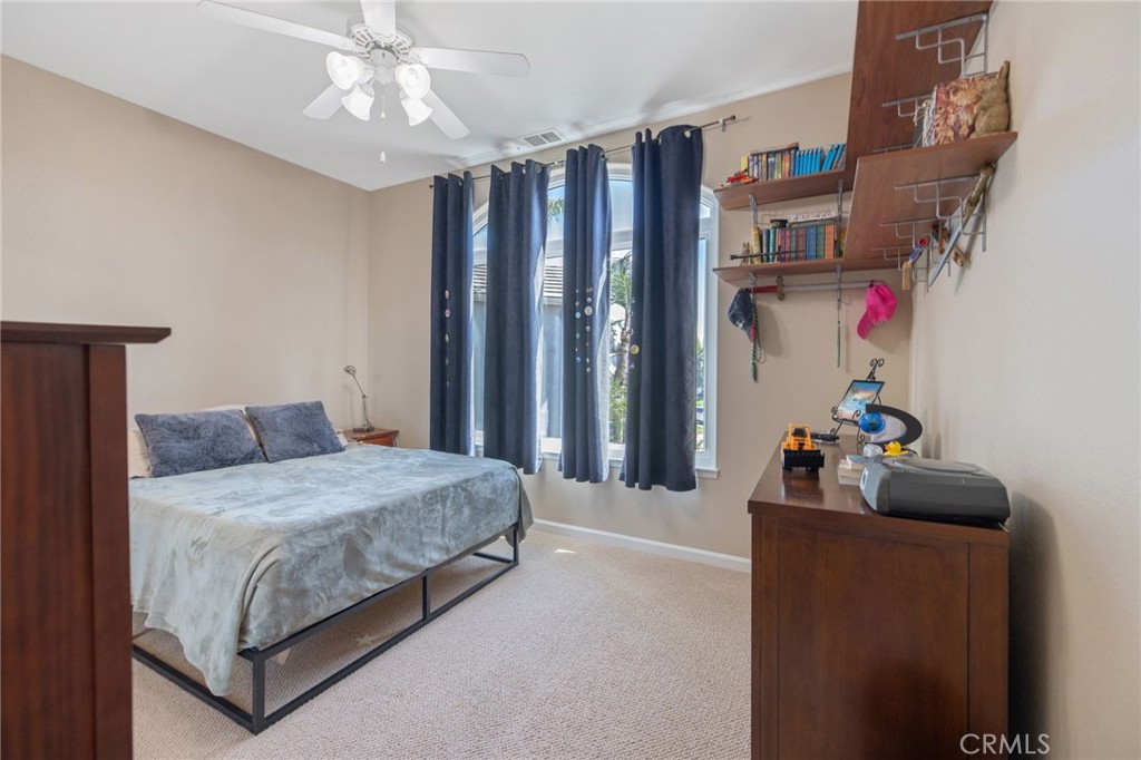 6030 W Country Ct, Visalia, CA 93277