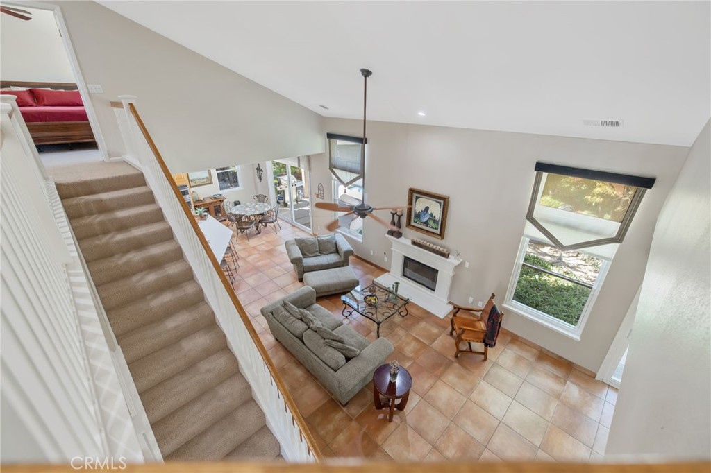 6030 W Country Ct, Visalia, CA 93277