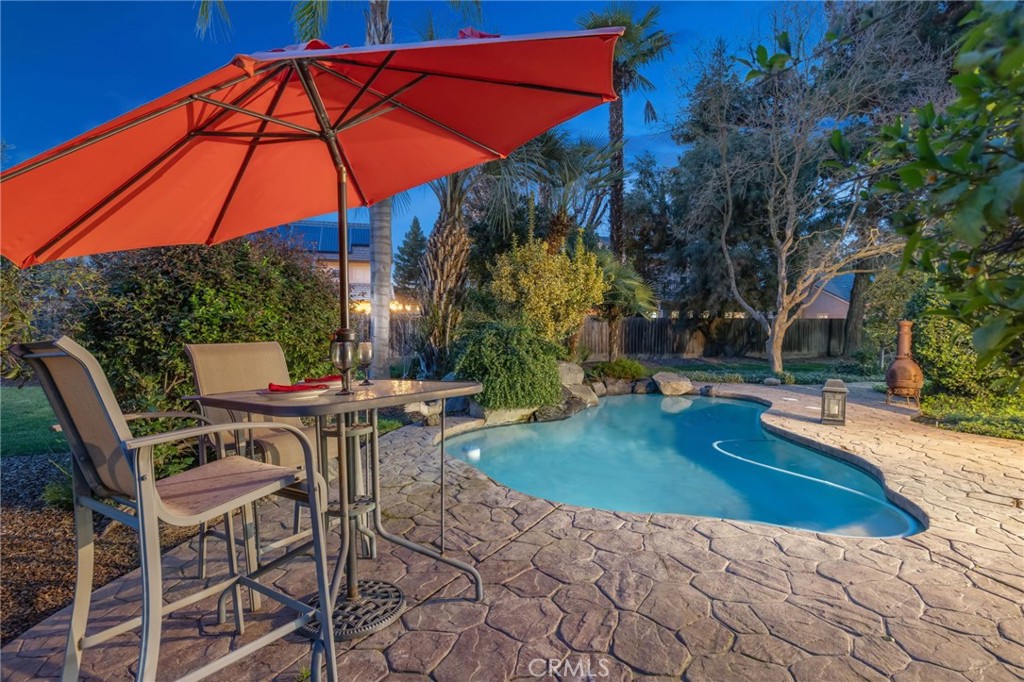 6030 W Country Ct, Visalia, CA 93277