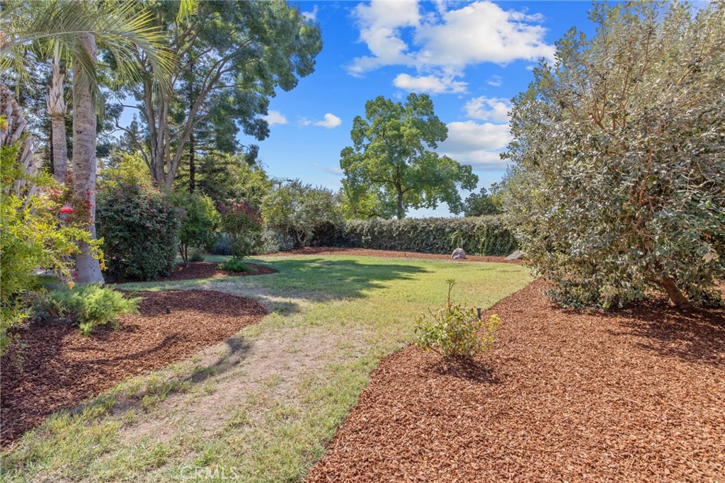 6030 W Country Ct, Visalia, CA 93277