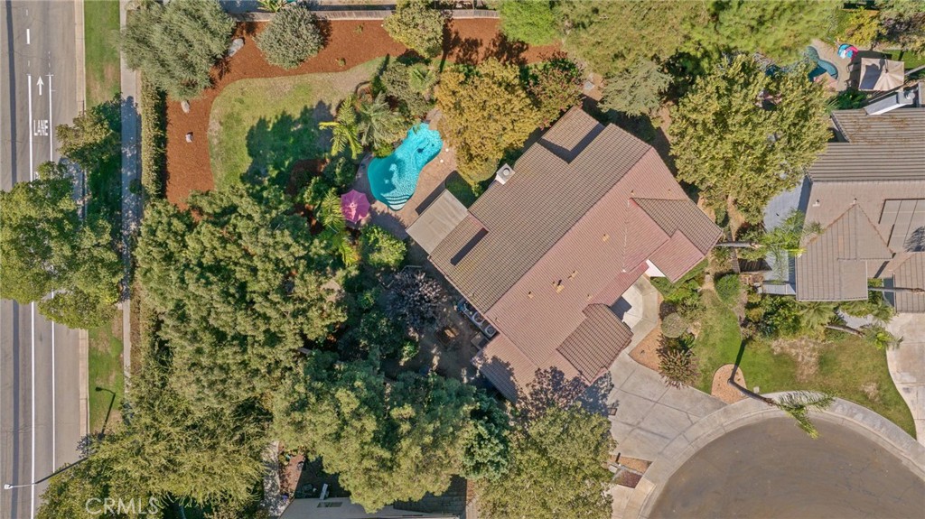 6030 W Country Ct, Visalia, CA 93277