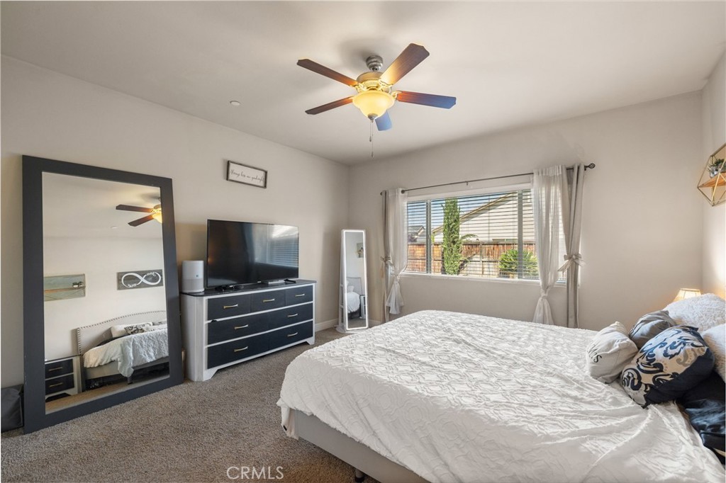 9500 Laurelwood Ct, Shafter, CA 93263