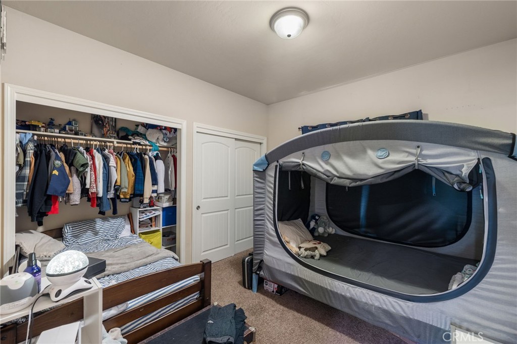 9500 Laurelwood Ct, Shafter, CA 93263