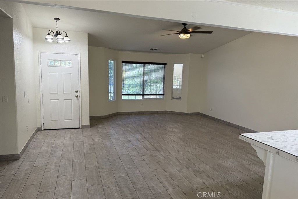409 W Packwood, Visalia, CA 93277