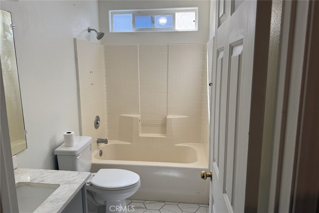 409 W Packwood, Visalia, CA 93277