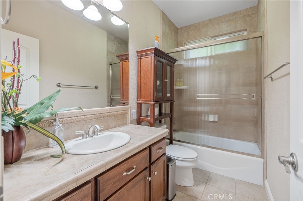 1928 S Shirk, Visalia, CA 93277