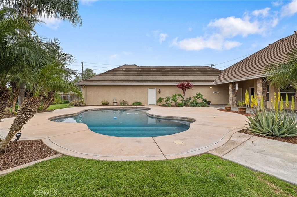 1928 S Shirk, Visalia, CA 93277