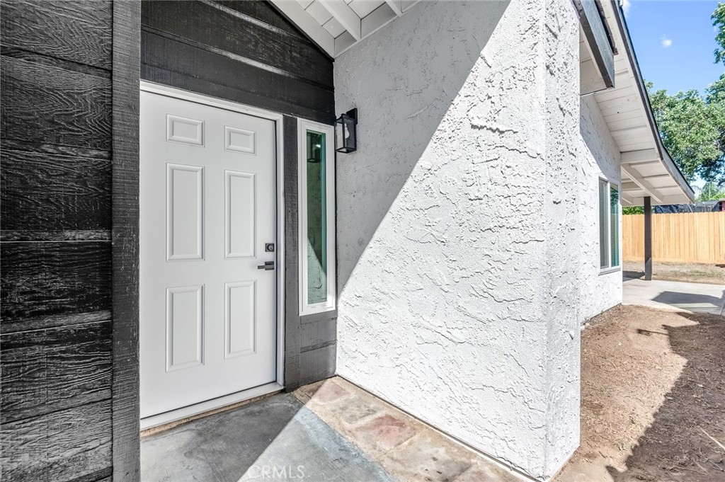 1644 N Tipton, Visalia, CA 93292