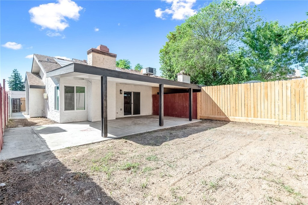 1644 N Tipton, Visalia, CA 93292