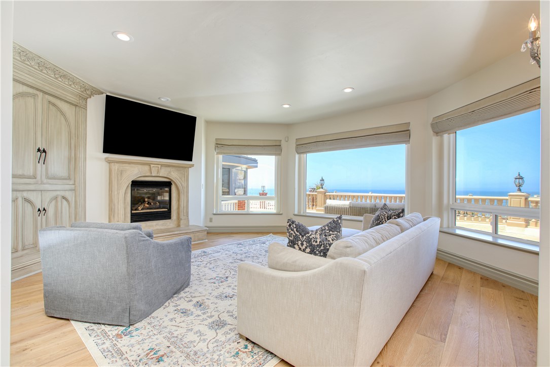 2569 Spyglass Dr, Pismo Beach, CA 93449