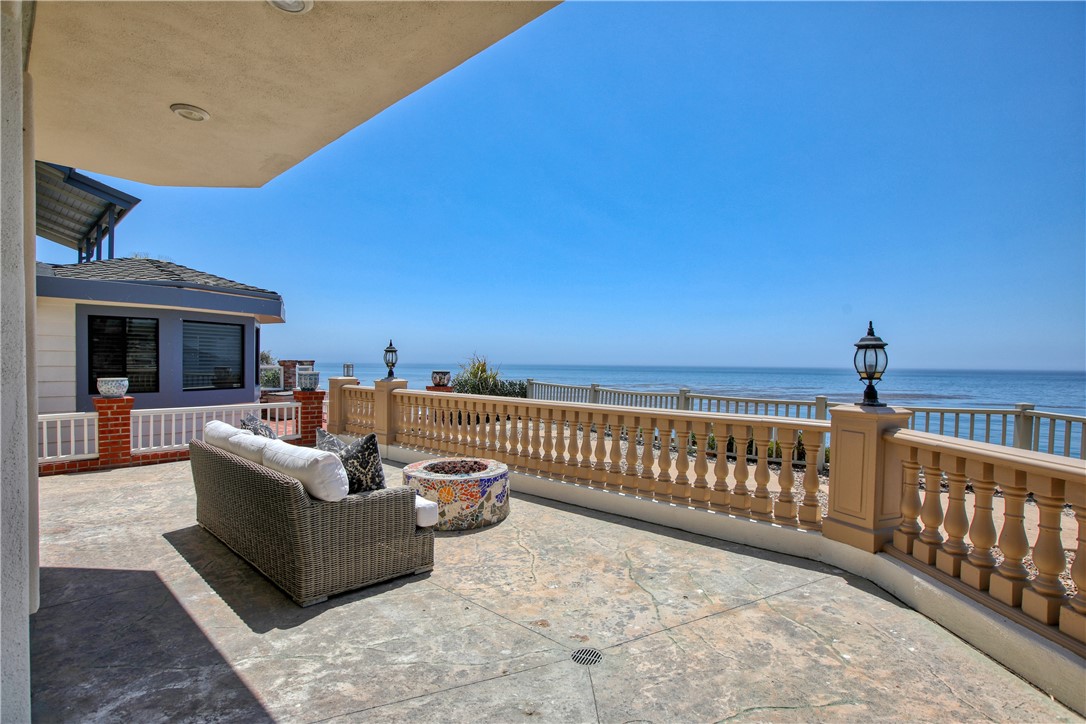 2569 Spyglass Dr, Pismo Beach, CA 93449