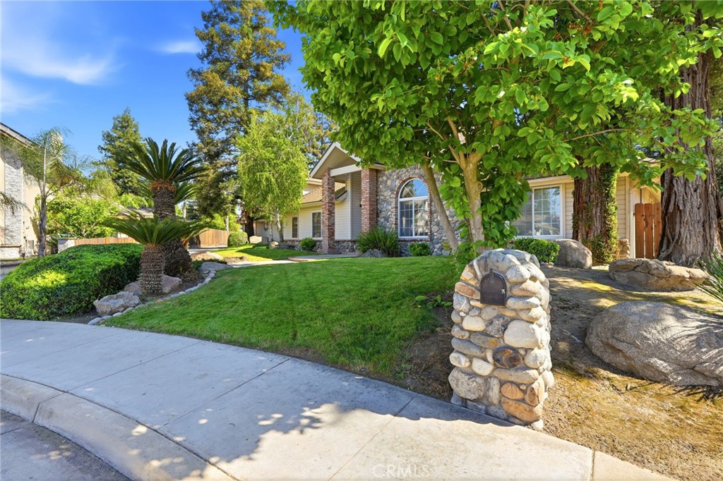 412 N Kanai, Porterville, CA 93257