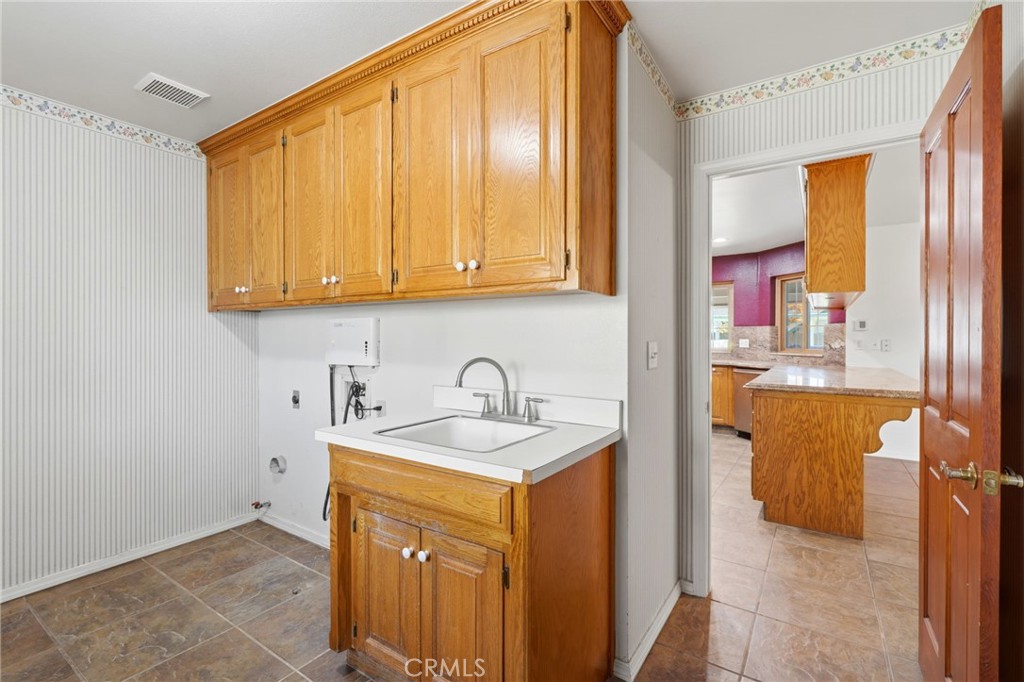 412 N Kanai, Porterville, CA 93257