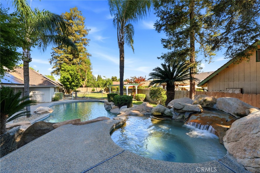 412 N Kanai, Porterville, CA 93257