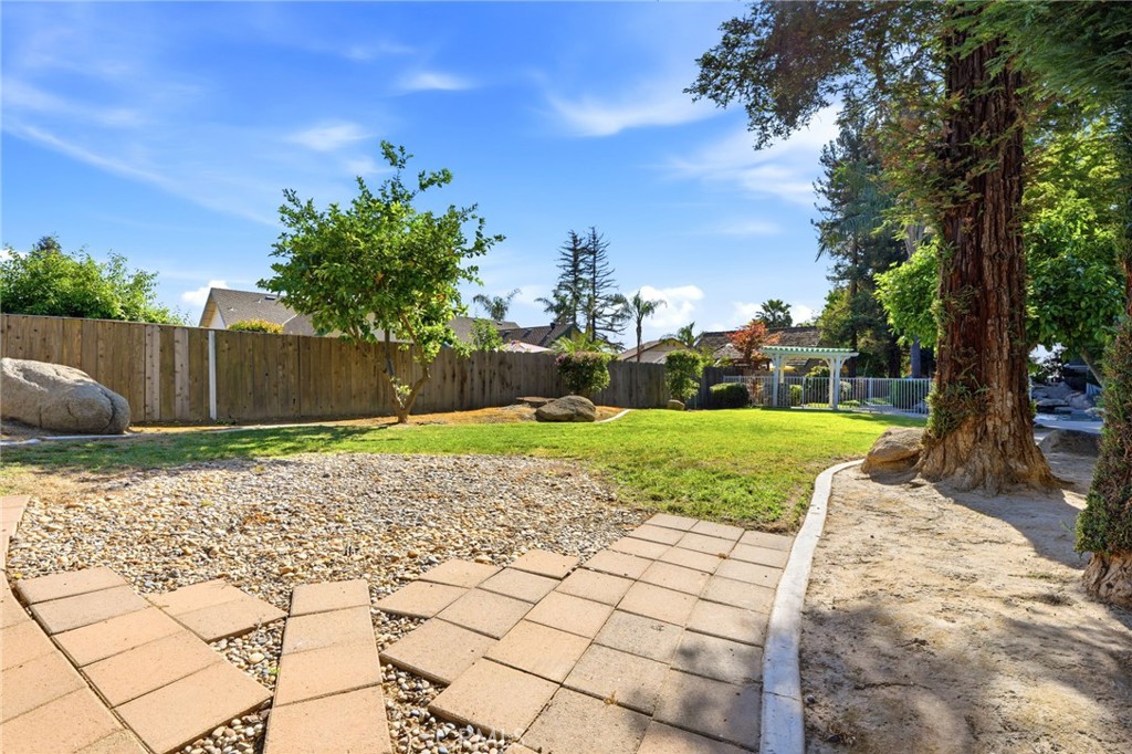 412 N Kanai, Porterville, CA 93257