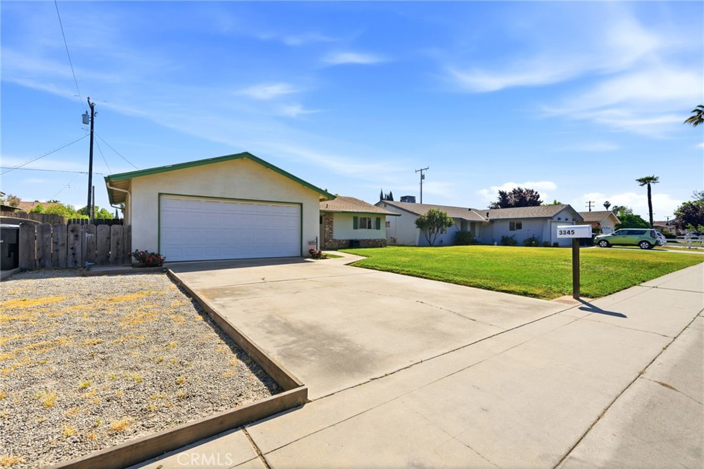 3345 W Laurel, Visalia, CA 93277