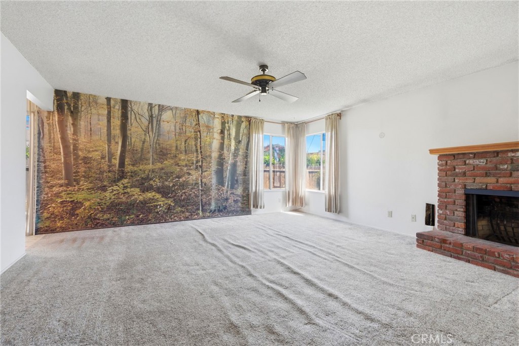 3345 W Laurel, Visalia, CA 93277