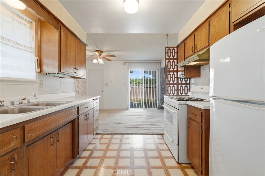 3345 W Laurel, Visalia, CA 93277