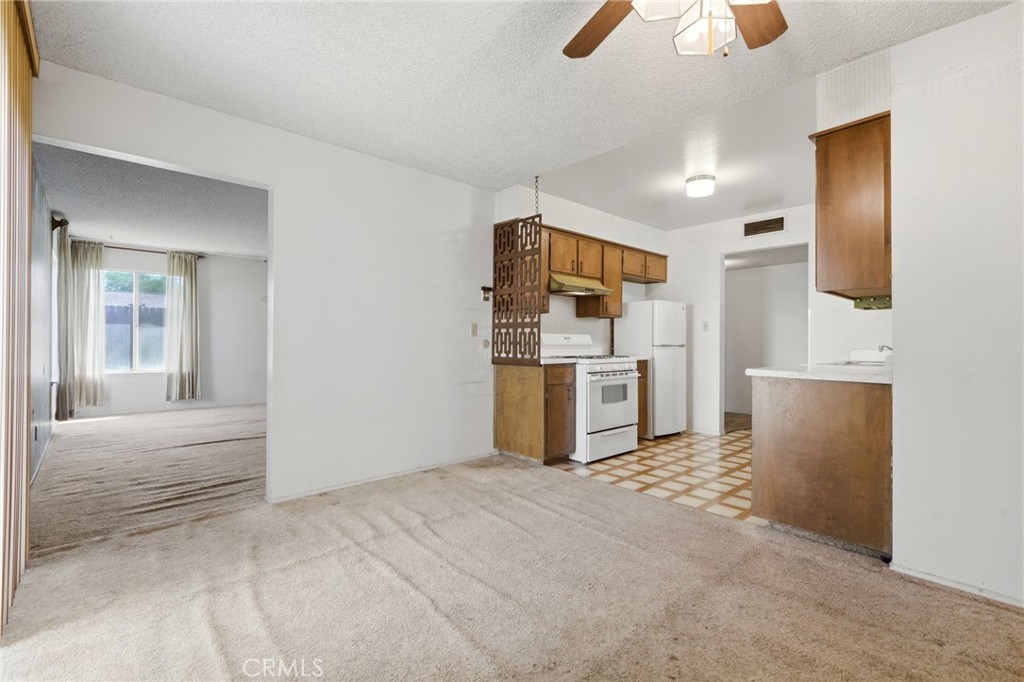 3345 W Laurel, Visalia, CA 93277