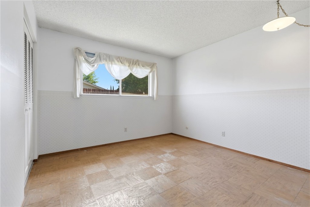 3345 W Laurel, Visalia, CA 93277