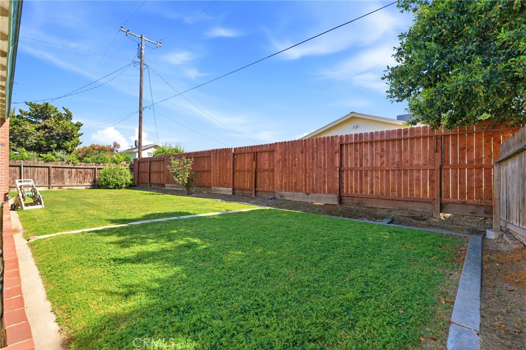3345 W Laurel, Visalia, CA 93277