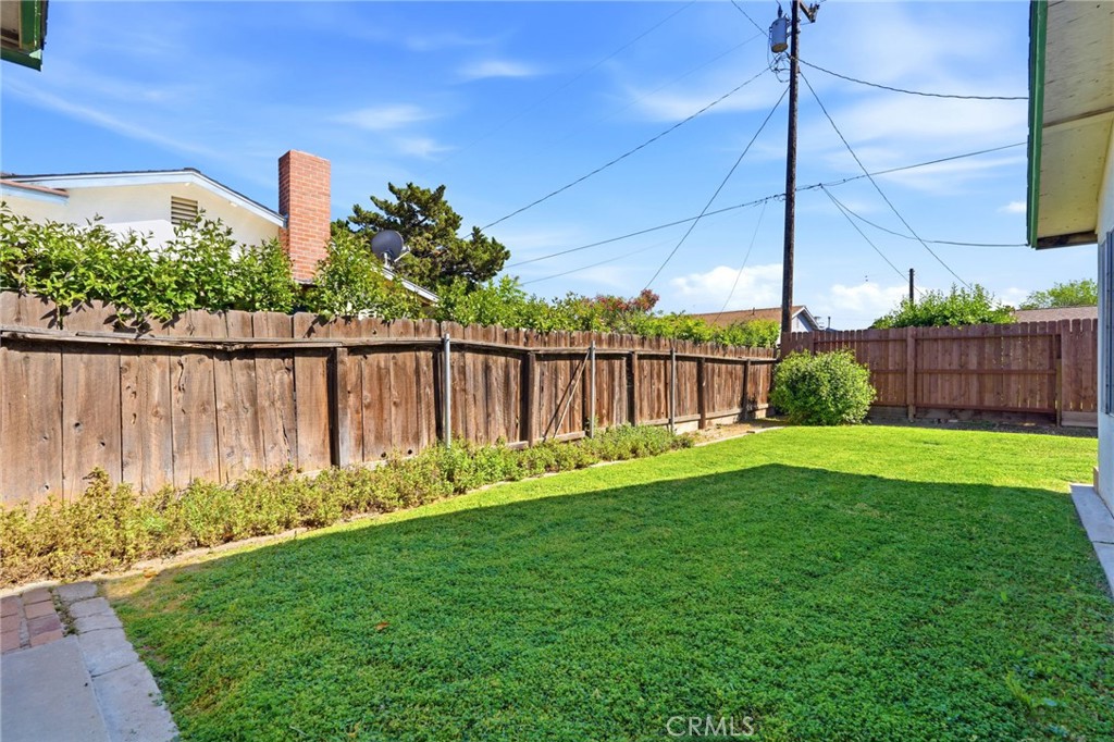 3345 W Laurel, Visalia, CA 93277