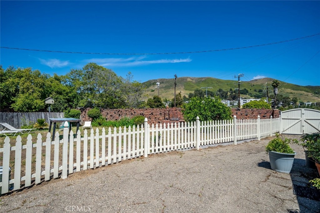 161 Longview Ln, San Luis Obispo, CA 93405