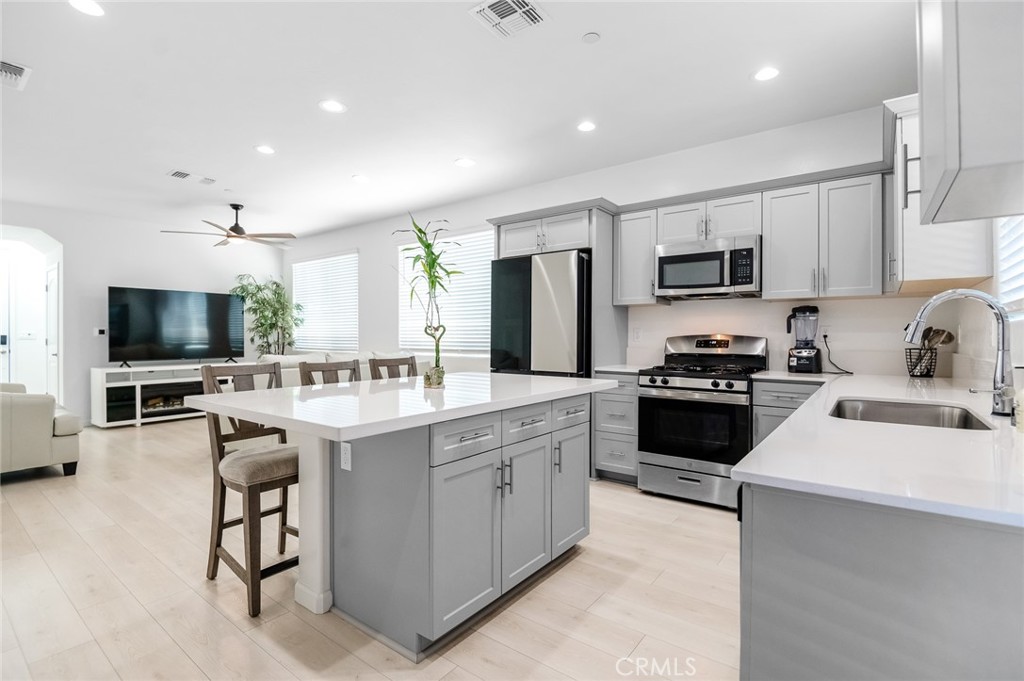 3049 N Dudley, Visalia, CA 93291