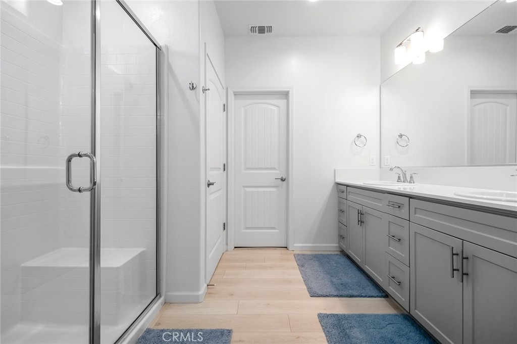 3049 N Dudley, Visalia, CA 93291