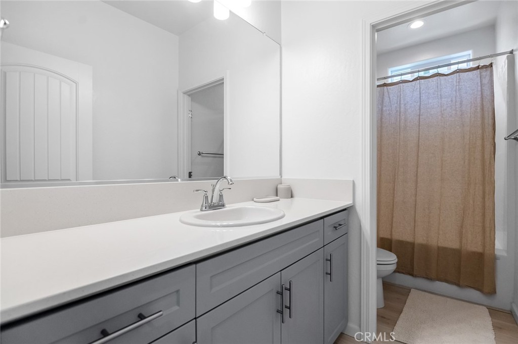 3049 N Dudley, Visalia, CA 93291