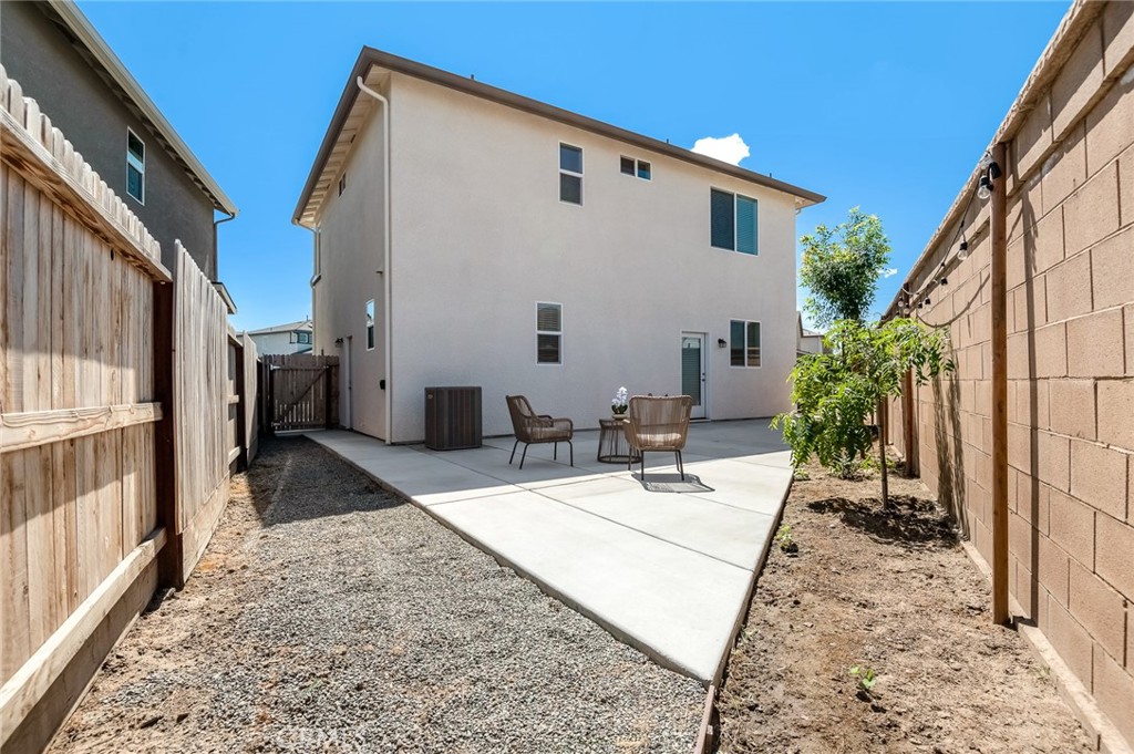 3049 N Dudley, Visalia, CA 93291